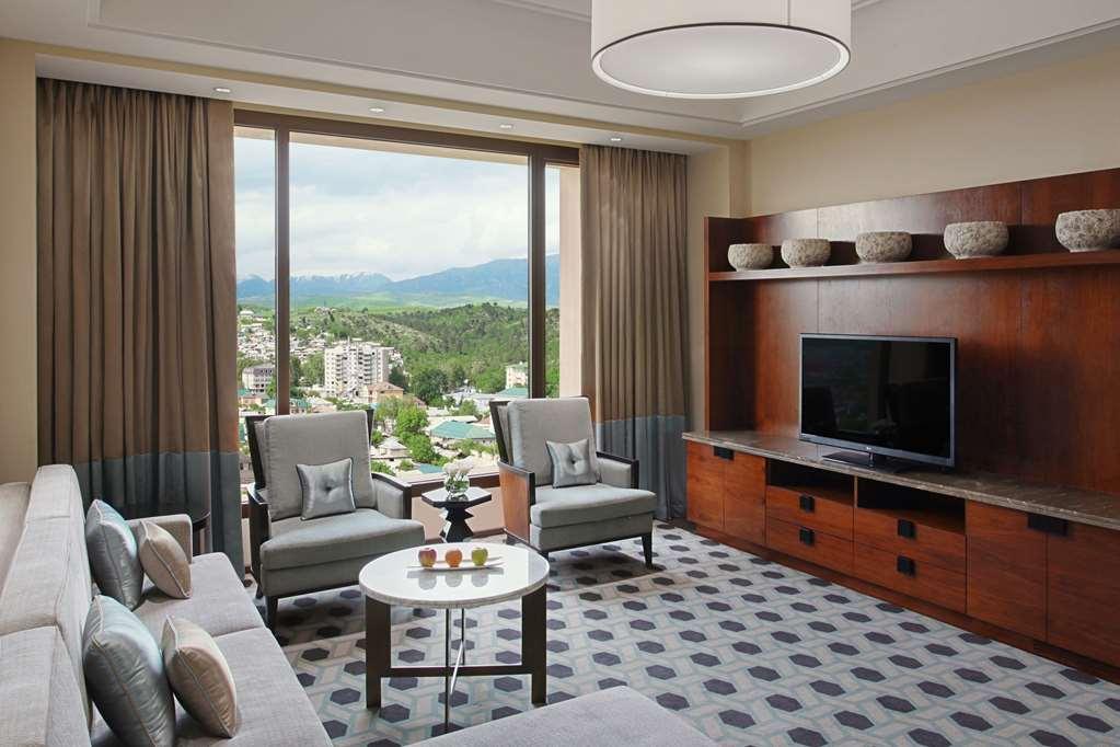 Hilton Doesjanbe Kamer foto